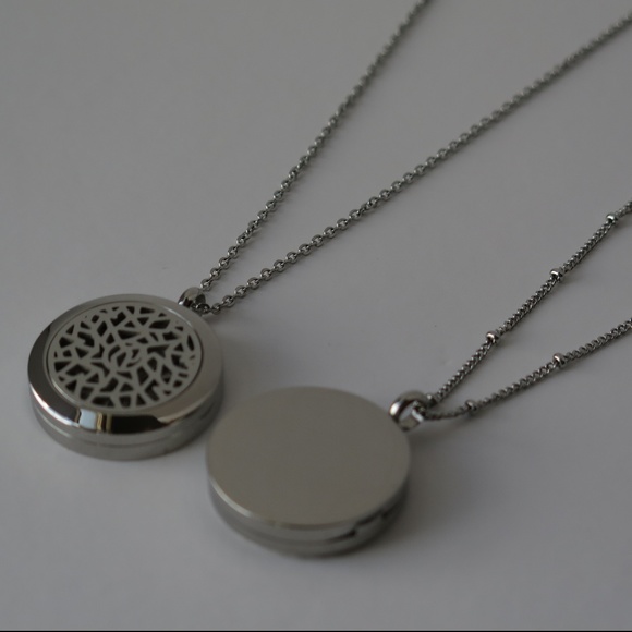 New Aromatherapy Diffusing Locket💜 3 for$35💜 - Picture 3 of 4